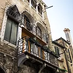 Ai Sansoni Canal View By Venicescape Apartment *