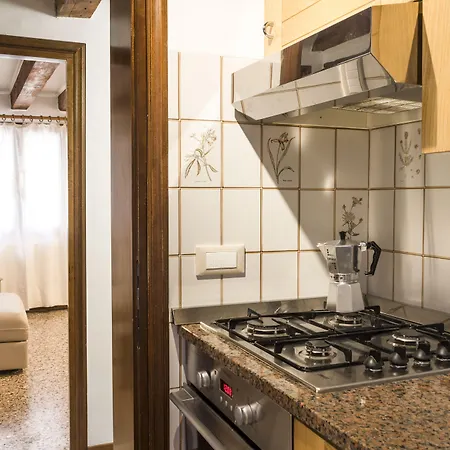 Διαμέρισμα Rialto Corte Dei Sansoni Canal View By Wonderful Italy