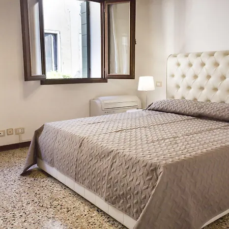 Διαμέρισμα Rialto Corte Dei Sansoni Canal View By Wonderful Italy *