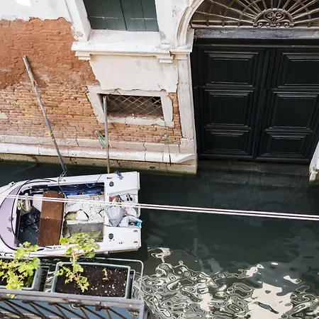 Διαμέρισμα Rialto Corte Dei Sansoni Canal View By Wonderful Italy