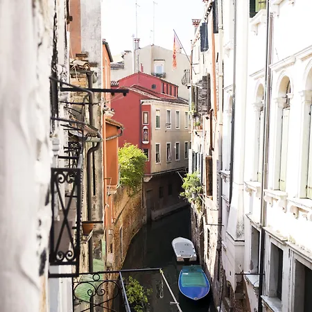 Διαμέρισμα Rialto Corte Dei Sansoni Canal View By Wonderful Italy
