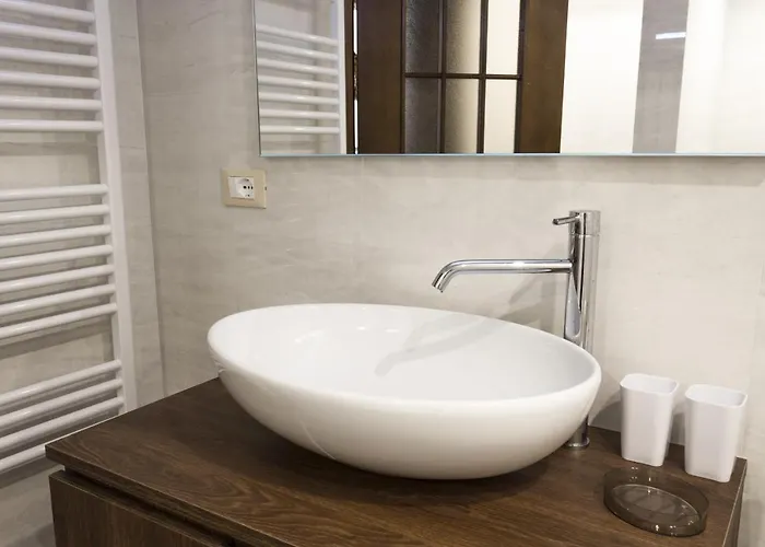 Rialto Corte Dei Sansoni Canal View By Wonderful Italy *